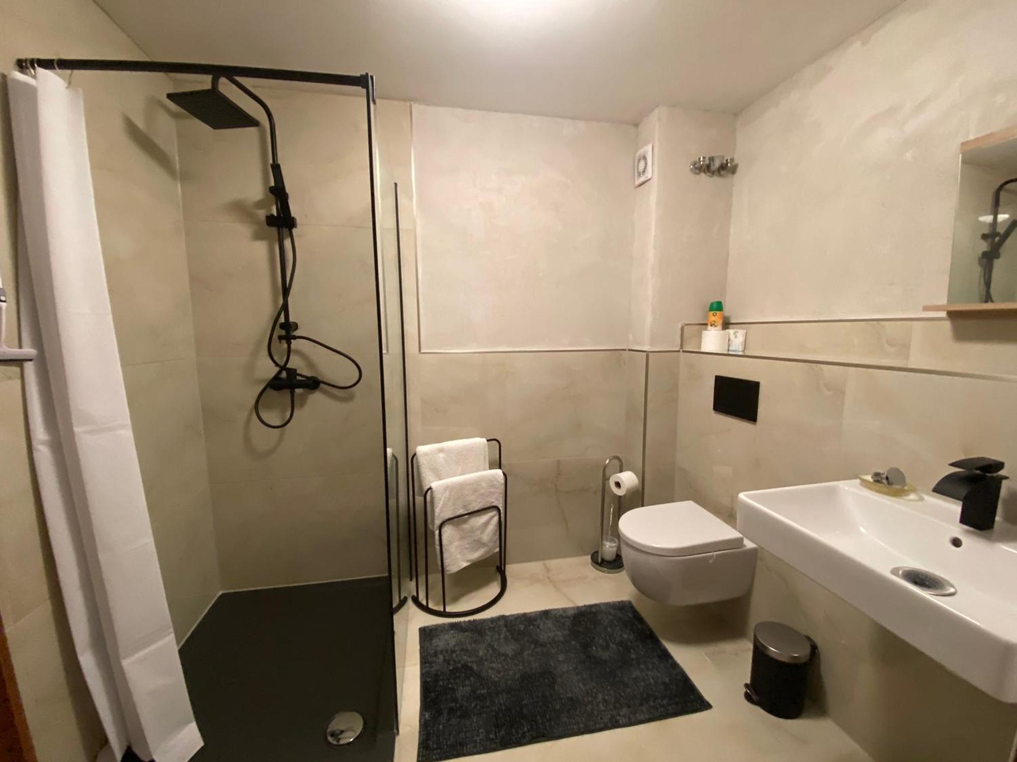 In Saarbruecken Stadtnahe Gemuetliche Wohnung Am Deutsch-Franzoesischen Garten Luaran gambar